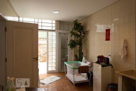 Casa à venda com 365m², 4 quartos e 4 vagasLavanderia