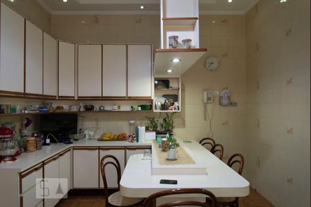 Casa à venda com 365m², 4 quartos e 4 vagasCozinha