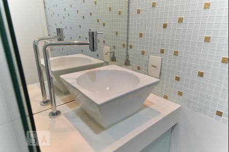 Apartamento para alugar com 65m², 3 quartos e 2 vagasBanheiro Social