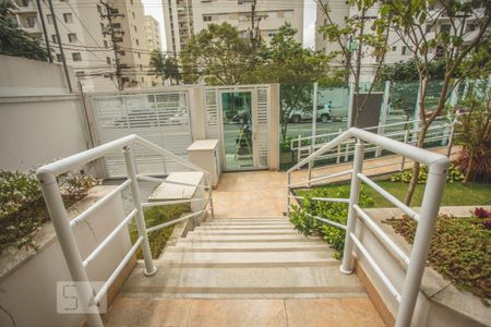 Apartamento à venda com 72m², 2 quartos e 2 vagasEntrada