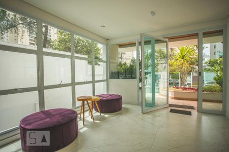 Apartamento à venda com 72m², 2 quartos e 2 vagasHall social