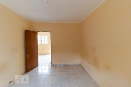 Casa à venda com 130m², 4 quartos e 3 vagasQuarto 04 (Fundos)