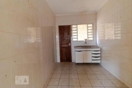 Casa à venda com 130m², 4 quartos e 3 vagasCozinha 02 (Fundos)