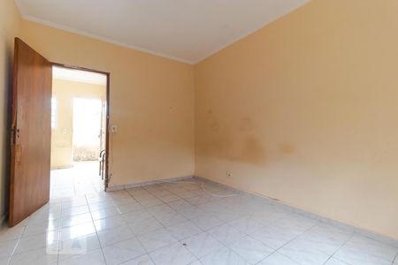 Casa à venda com 130m², 4 quartos e 3 vagasQuarto 04 (Fundos)