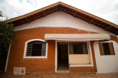 Casa à venda com 130m², 4 quartos e 3 vagasFachada