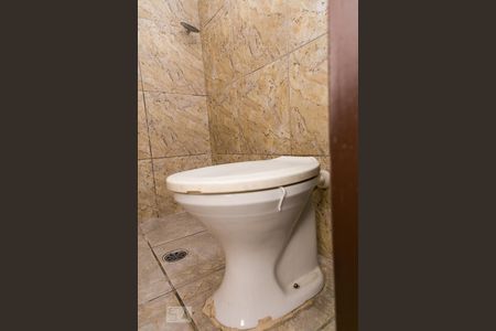 Banheiro de casa para alugar com 1 quarto, 30m² em Parque Edu Chaves, São Paulo