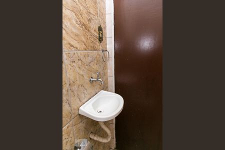 Banheiro de casa para alugar com 1 quarto, 30m² em Parque Edu Chaves, São Paulo