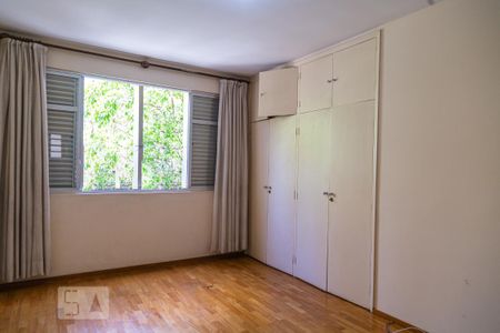 Apartamento para alugar com 220m², 4 quartos e 2 vagas Apartamento para alugar com 220m², 4 quartos e 2 vagasSuíte