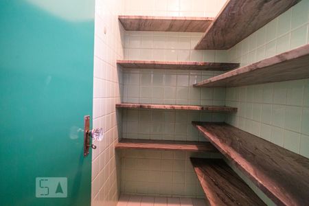 Apartamento para alugar com 220m², 4 quartos e 2 vagas Apartamento para alugar com 220m², 4 quartos e 2 vagasDespensa