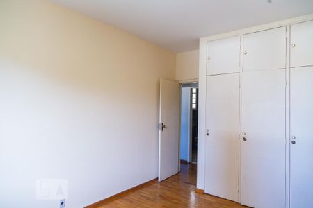 Apartamento para alugar com 220m², 4 quartos e 2 vagas Apartamento para alugar com 220m², 4 quartos e 2 vagasQuarto 3