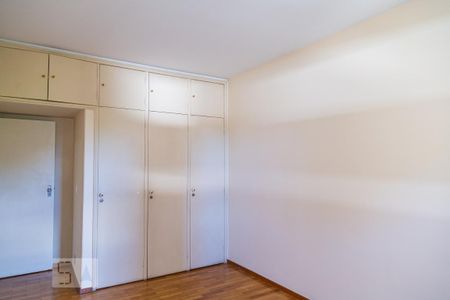 Apartamento para alugar com 220m², 4 quartos e 2 vagas Apartamento para alugar com 220m², 4 quartos e 2 vagasQuarto 2
