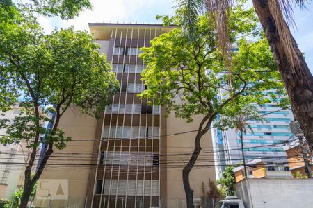 Apartamento para alugar com 220m², 4 quartos e 2 vagas Apartamento para alugar com 220m², 4 quartos e 2 vagasFachada