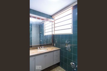 Apartamento para alugar com 220m², 4 quartos e 2 vagas Apartamento para alugar com 220m², 4 quartos e 2 vagasBanheiro Social