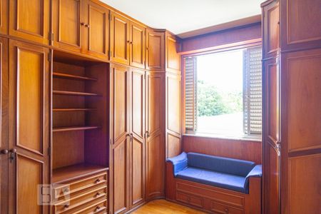 Apartamento para alugar com 220m², 4 quartos e 2 vagas Apartamento para alugar com 220m², 4 quartos e 2 vagasQuarto 4