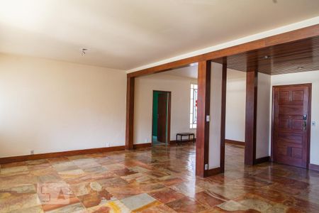 Apartamento para alugar com 220m², 4 quartos e 2 vagas Apartamento para alugar com 220m², 4 quartos e 2 vagasSala