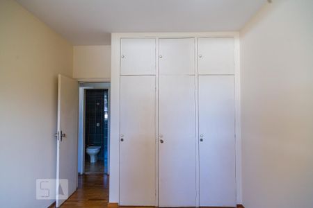 Apartamento para alugar com 220m², 4 quartos e 2 vagas Apartamento para alugar com 220m², 4 quartos e 2 vagasArmário do Quarto 3