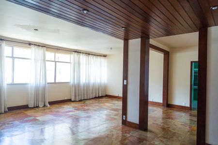 Apartamento para alugar com 220m², 4 quartos e 2 vagas Apartamento para alugar com 220m², 4 quartos e 2 vagasSala