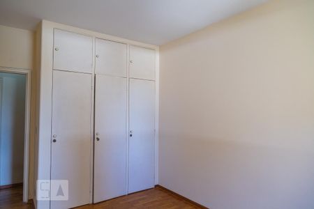 Apartamento para alugar com 220m², 4 quartos e 2 vagas Apartamento para alugar com 220m², 4 quartos e 2 vagasQuarto 3