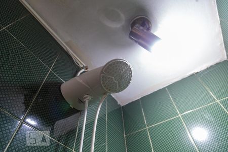 Apartamento para alugar com 220m², 4 quartos e 2 vagas Apartamento para alugar com 220m², 4 quartos e 2 vagasChuveiro do Banheiro Social