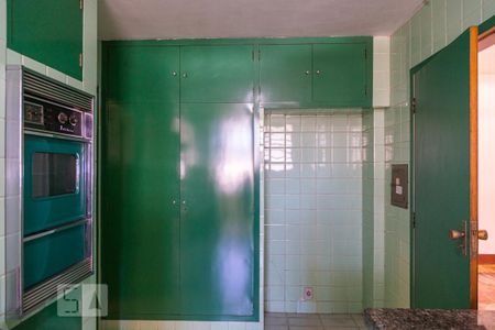 Apartamento para alugar com 220m², 4 quartos e 2 vagas Apartamento para alugar com 220m², 4 quartos e 2 vagasArmário da Cozinha