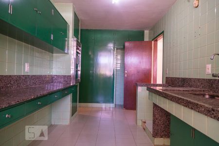 Apartamento para alugar com 220m², 4 quartos e 2 vagas Apartamento para alugar com 220m², 4 quartos e 2 vagasCozinha