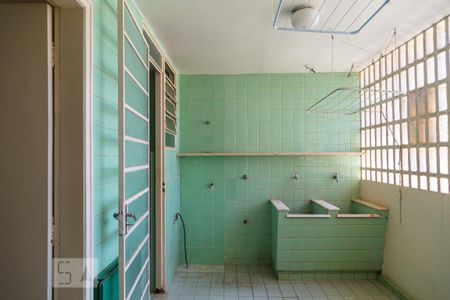 Apartamento para alugar com 220m², 4 quartos e 2 vagas Apartamento para alugar com 220m², 4 quartos e 2 vagasÁrea de Serviço