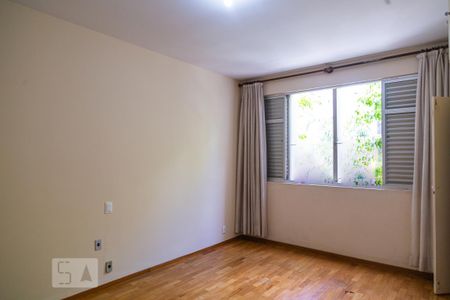 Apartamento para alugar com 220m², 4 quartos e 2 vagas Apartamento para alugar com 220m², 4 quartos e 2 vagasSuíte