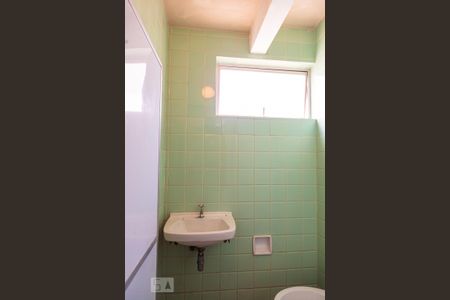 Apartamento para alugar com 220m², 4 quartos e 2 vagas Apartamento para alugar com 220m², 4 quartos e 2 vagasBanheiro de Serviço