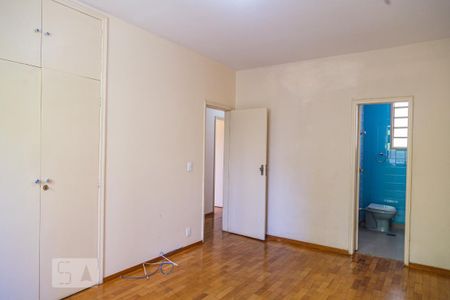 Apartamento para alugar com 220m², 4 quartos e 2 vagas Apartamento para alugar com 220m², 4 quartos e 2 vagasSuíte