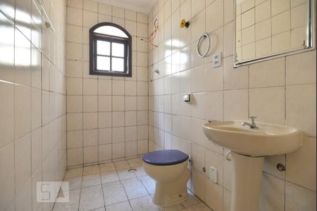 Banheiro de casa para alugar com 1 quarto, 50m² em Vila Ipojuca, São Paulo