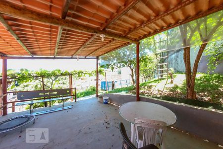 Casa à venda com 700m², 3 quartos e 8 vagasVaranda