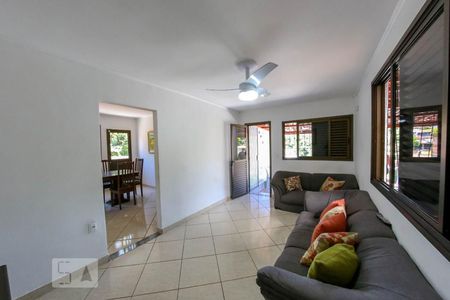 Sala de casa à venda com 3 quartos, 700m² em Ermelinda, Belo Horizonte