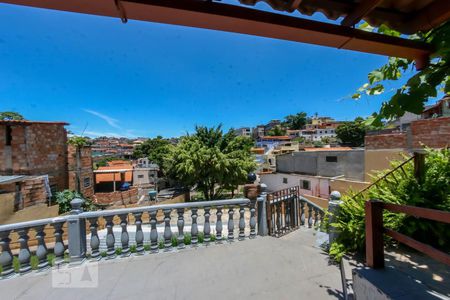 Casa à venda com 700m², 3 quartos e 8 vagasVaranda