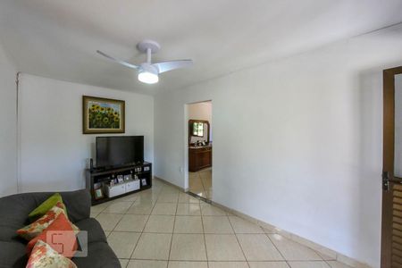 Sala de casa à venda com 3 quartos, 700m² em Ermelinda, Belo Horizonte
