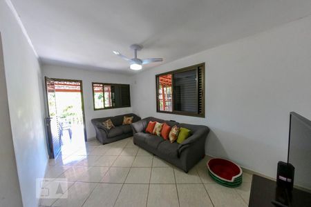 Sala de casa à venda com 3 quartos, 700m² em Ermelinda, Belo Horizonte