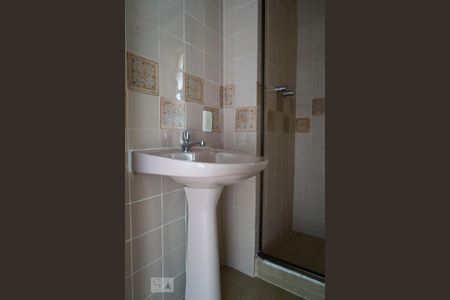 Banheiro de apartamento para alugar com 1 quarto, 52m² em Rio Branco, Porto Alegre