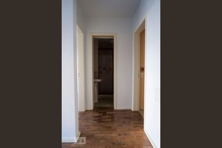 Corredor de apartamento para alugar com 1 quarto, 52m² em Rio Branco, Porto Alegre