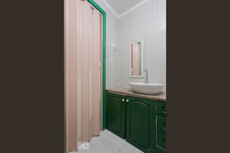 Banheiro de apartamento para alugar com 1 quarto, 48m² em Rubem Berta, Porto Alegre