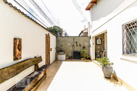 Casa à venda com 225m², 3 quartos e 4 vagasEntrada