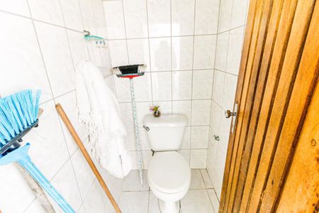 Casa à venda com 225m², 3 quartos e 4 vagasBanheiro de Serviço