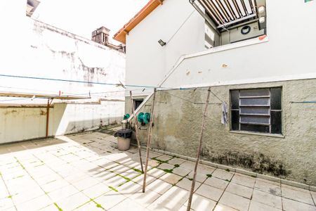 Casa à venda com 225m², 3 quartos e 4 vagasQuintal