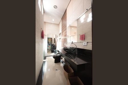 Banheiro da Suíte de casa à venda com 3 quartos, 250m² em Bela Vista, Osasco