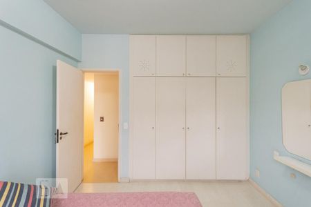 Apartamento à venda com 150m², 3 quartos e 1 vagaQuarto 2