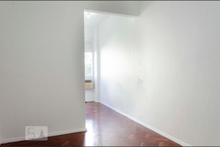 Quarto 1 de apartamento para alugar com 3 quartos, 70m² em Botafogo, Rio de Janeiro