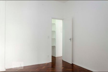 Quarto 1 de apartamento para alugar com 3 quartos, 70m² em Botafogo, Rio de Janeiro