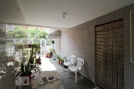 Casa à venda com 206m², 5 quartos e 2 vagasQuintal