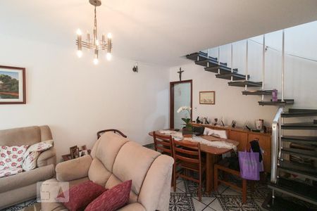 Sala de casa para alugar com 5 quartos, 206m² em Jardim Maria Estela, São Paulo