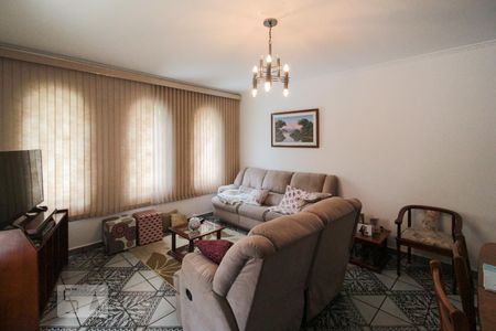 Sala de casa para alugar com 5 quartos, 206m² em Jardim Maria Estela, São Paulo