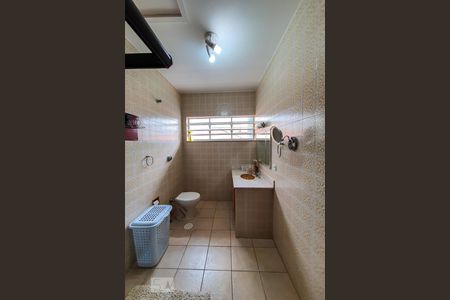 Casa à venda com 345m², 4 quartos e 3 vagasBanheiro 2