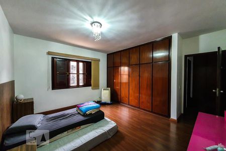 Casa à venda com 345m², 4 quartos e 3 vagasQuarto 1